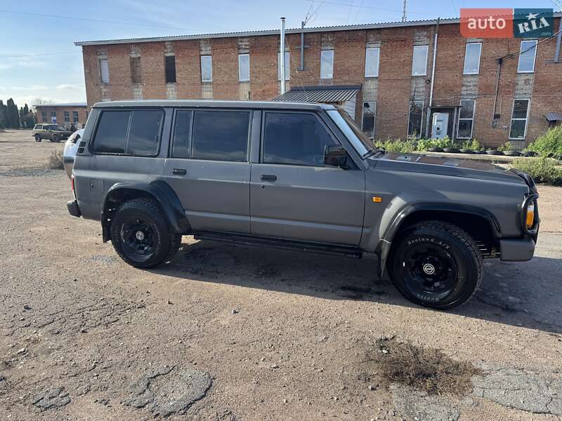 Внедорожник / Кроссовер Nissan Patrol 1996 в Прилуках
