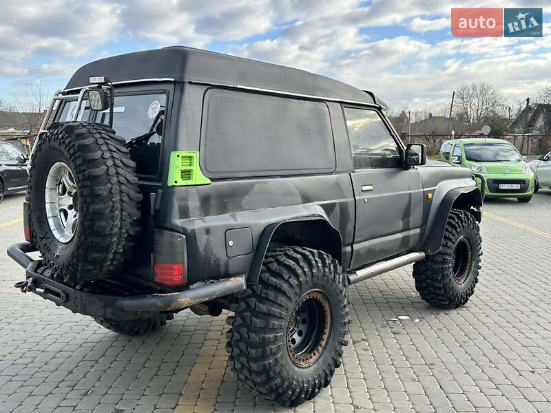 Внедорожник / Кроссовер Nissan Patrol 1999 в Коломые