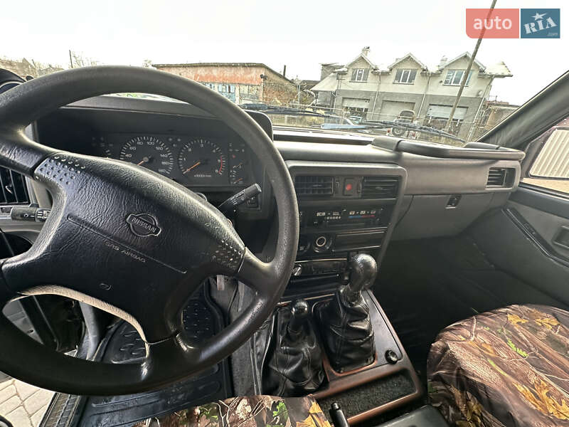 Внедорожник / Кроссовер Nissan Patrol 1999 в Коломые