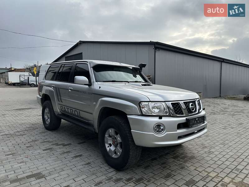 Внедорожник / Кроссовер Nissan Patrol 2008 в Ровно