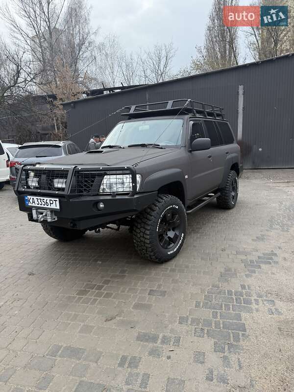 Позашляховик / Кросовер Nissan Patrol 2006 в Києві