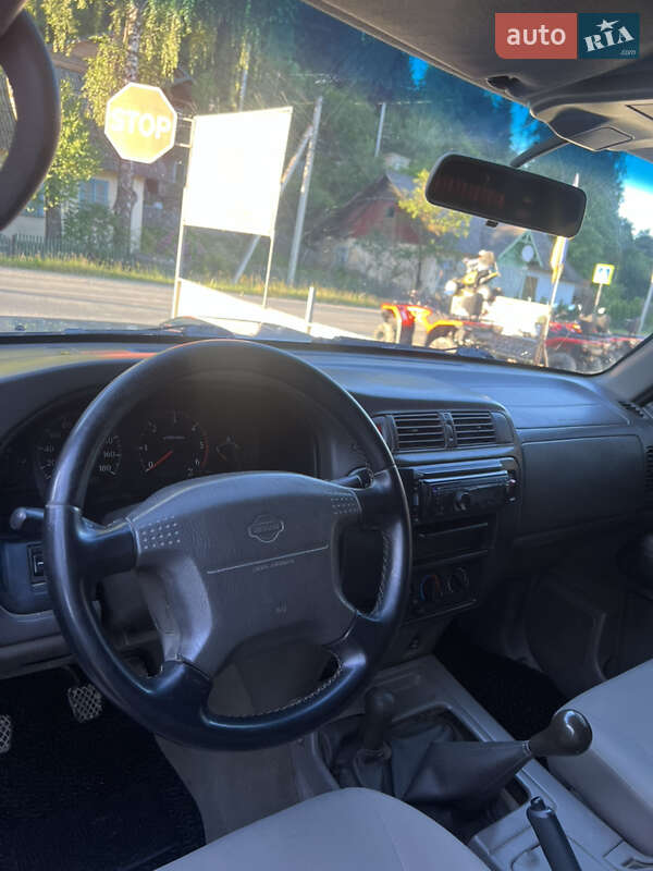 Внедорожник / Кроссовер Nissan Patrol 2000 в Верховине