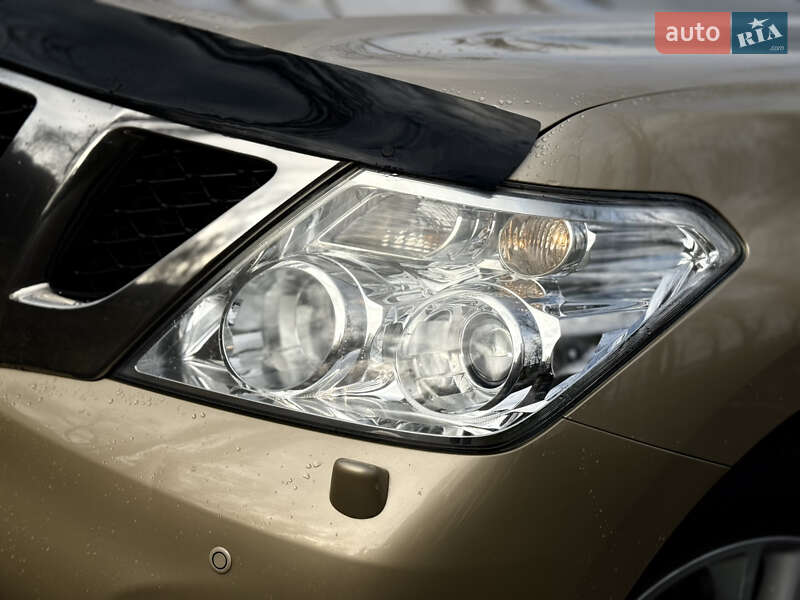 Внедорожник / Кроссовер Nissan Patrol 2011 в Киеве