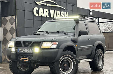 Внедорожник / Кроссовер Nissan Patrol 2001 в Хусте