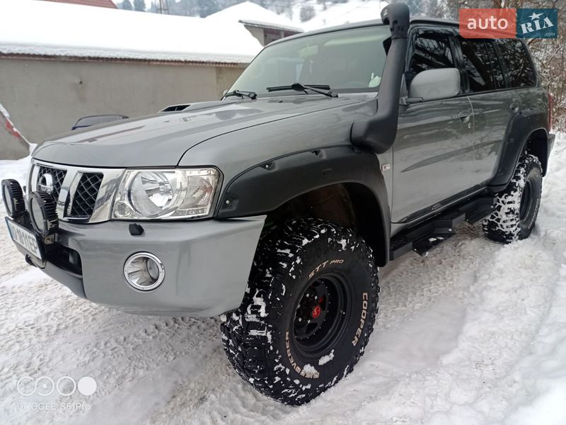 Внедорожник / Кроссовер Nissan Patrol 2005 в Рахове