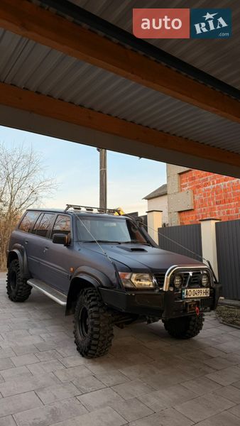Внедорожник / Кроссовер Nissan Patrol 2002 в Ужгороде