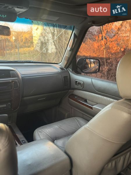 Внедорожник / Кроссовер Nissan Patrol 2002 в Ужгороде