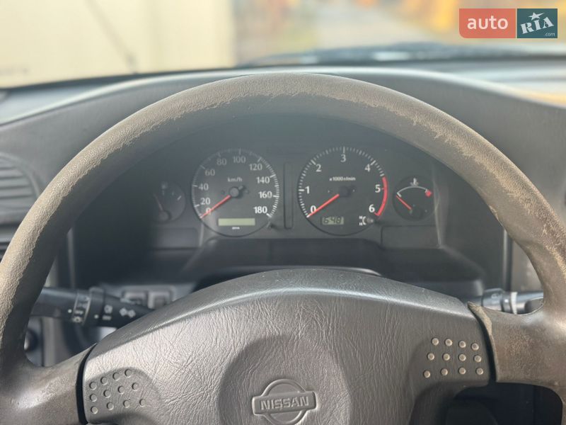 Внедорожник / Кроссовер Nissan Patrol 2002 в Ужгороде