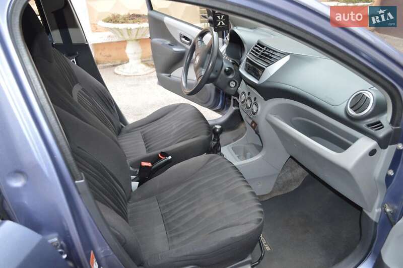 Хетчбек Nissan Pixo 2010 в Звягелі фото 15 Хетчбек Nissan Pixo 2010 в Звягелі