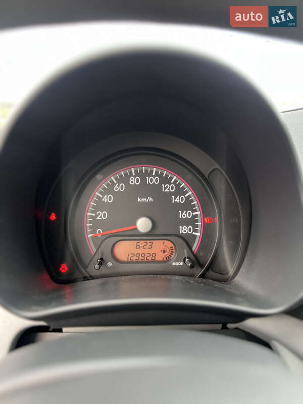 Хетчбек Nissan Pixo 2010 в Винниках