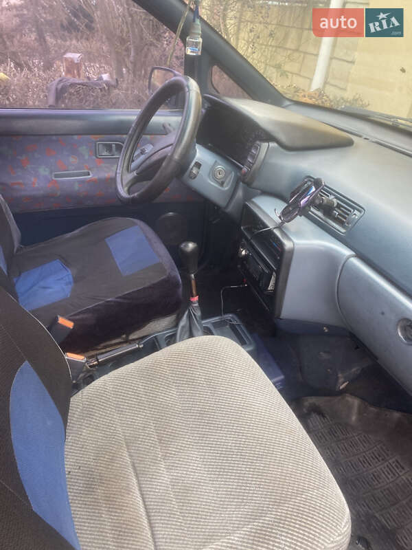 Мінівен Nissan Prairie 1988 в Одесі