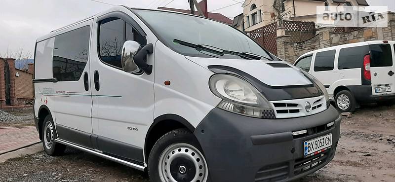 Вантажопасажирський фургон Nissan Primastar 2003 в 