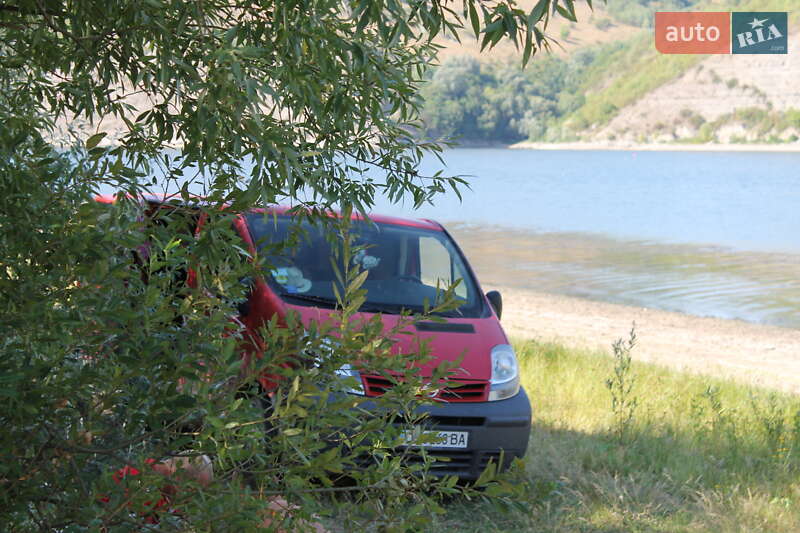 Мінівен Nissan Primastar 2004 в Чернівцях