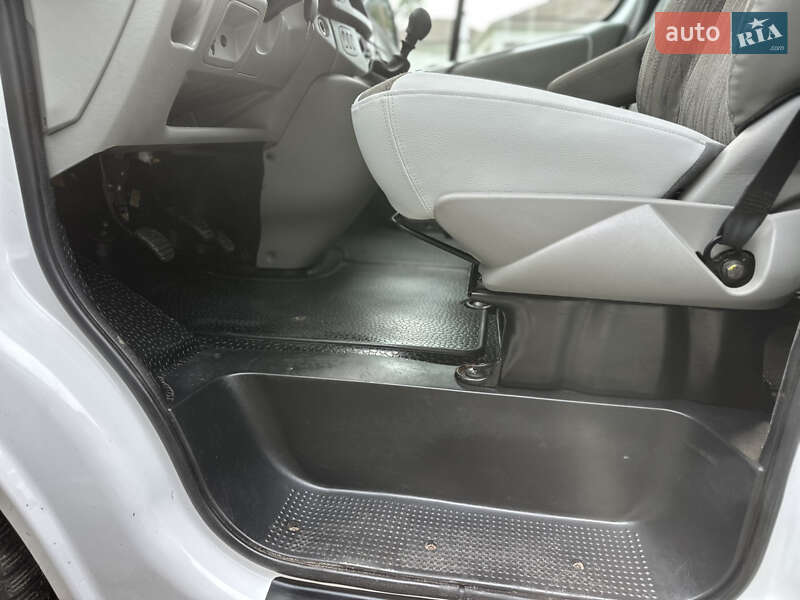 Мінівен Nissan Primastar 2009 в Охтирці