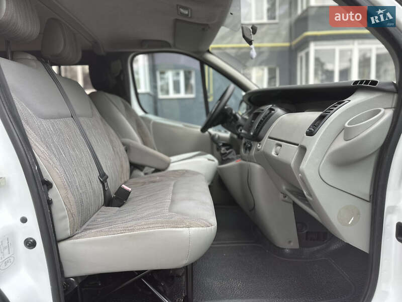 Мінівен Nissan Primastar 2009 в Охтирці