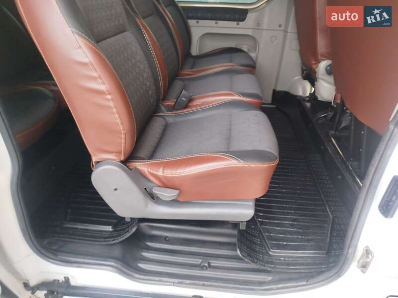 Минивэн Nissan Primastar 2008 в Нетешине