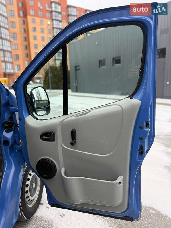 Мінівен Nissan Primastar 2003 в Кам'янець-Подільському