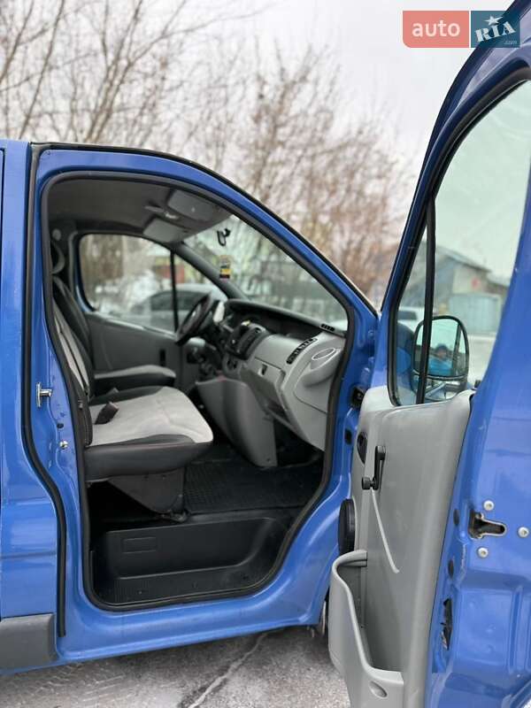 Мінівен Nissan Primastar 2003 в Кам'янець-Подільському
