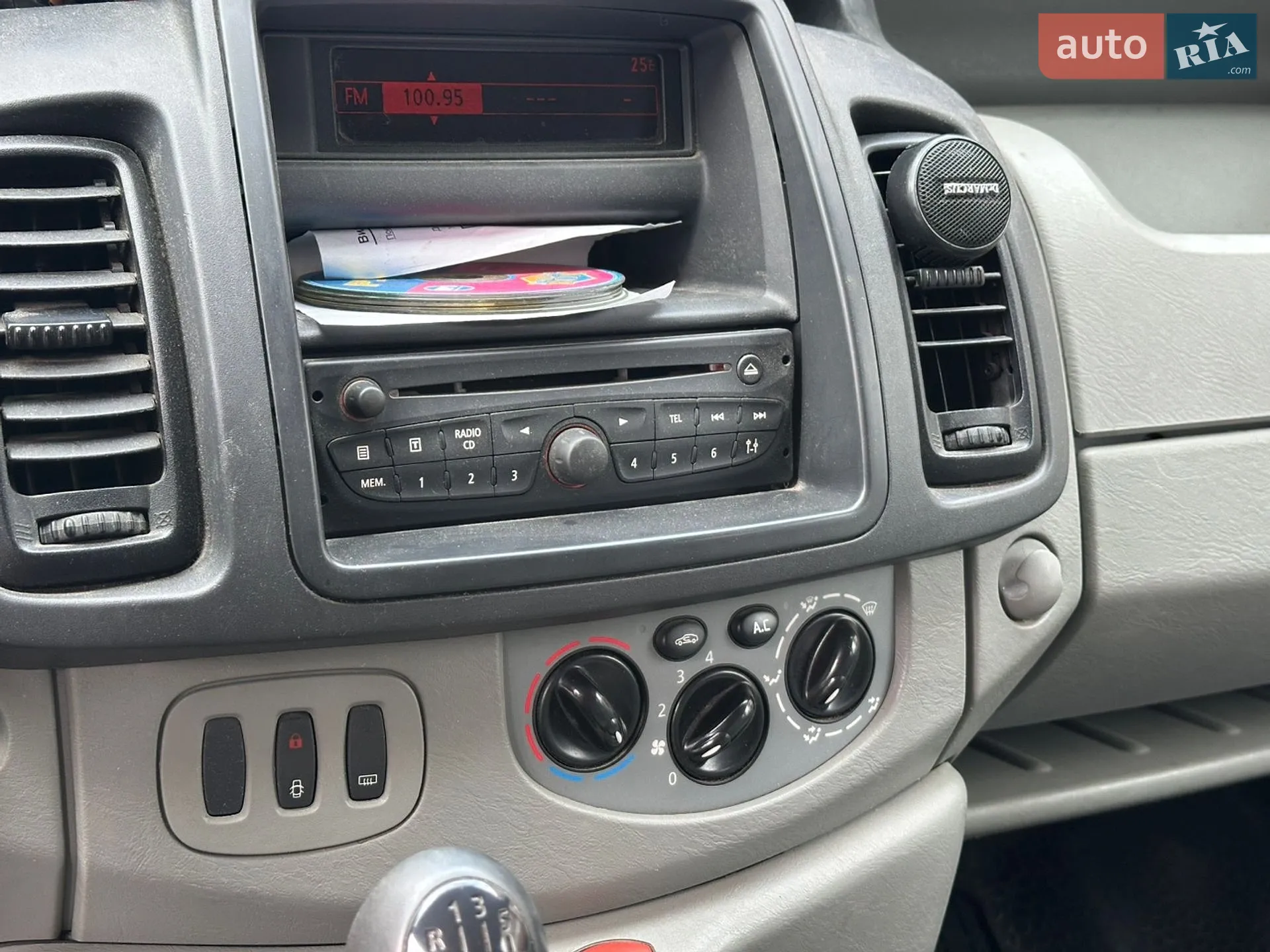 2011 Nissan Primastar - мініатюра 20