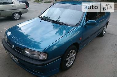 Седан Nissan Primera 1995 в Днепре