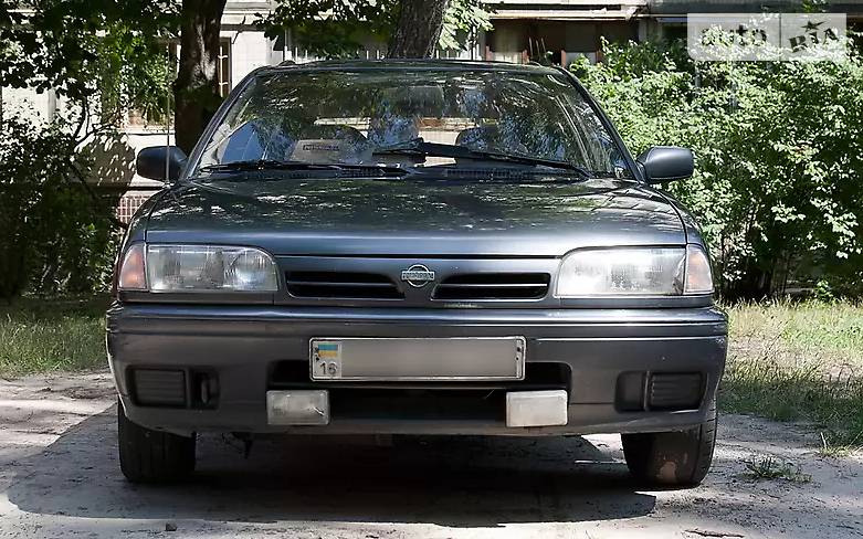 Nissan Primera 1992 года