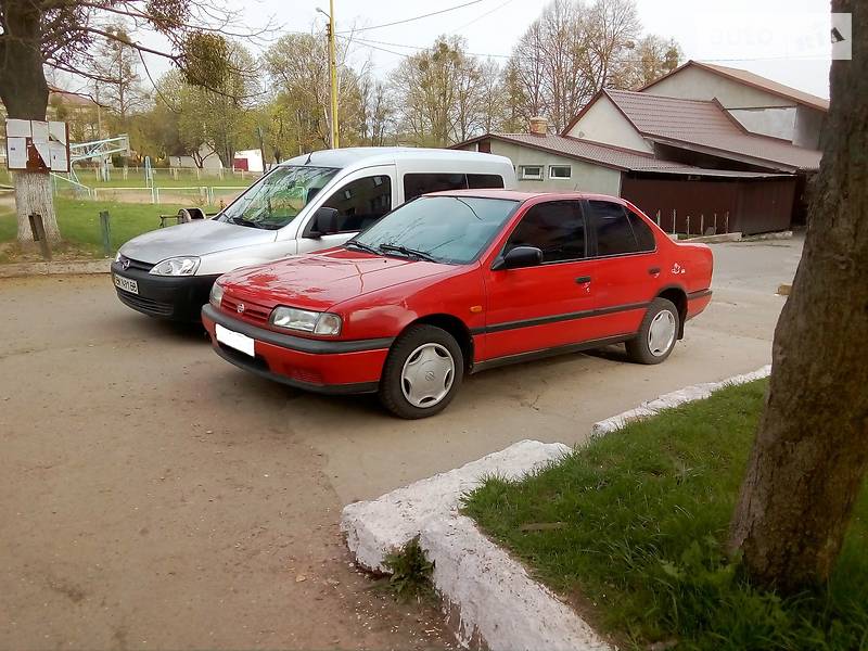 Nissan Primera 1993 года