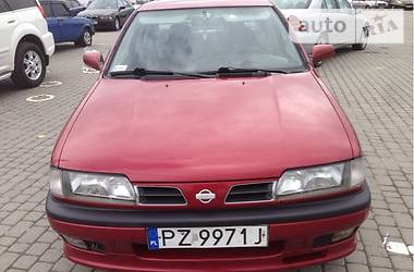 Седан Nissan Primera 1996 в Чернівцях