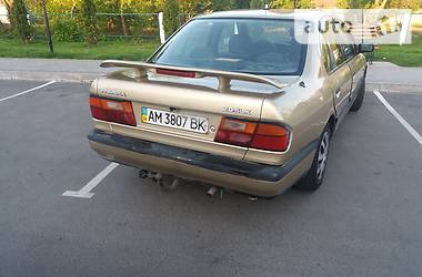 Седан Nissan Primera 1991 в Звягеле