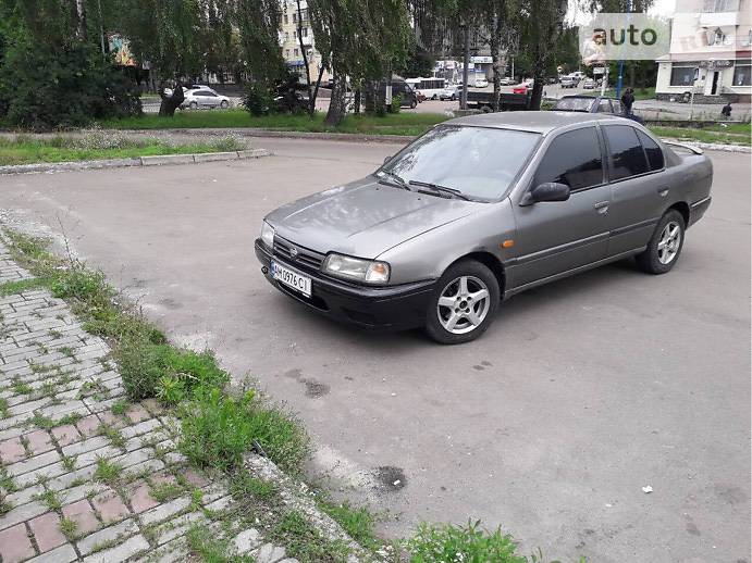 Седан Nissan Primera 1994 в Житомире