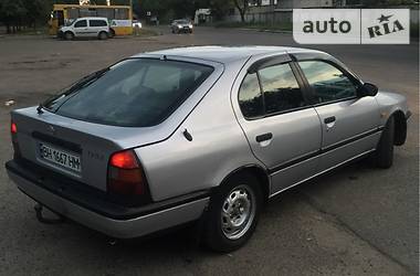 Ліфтбек Nissan Primera 1992 в Одесі