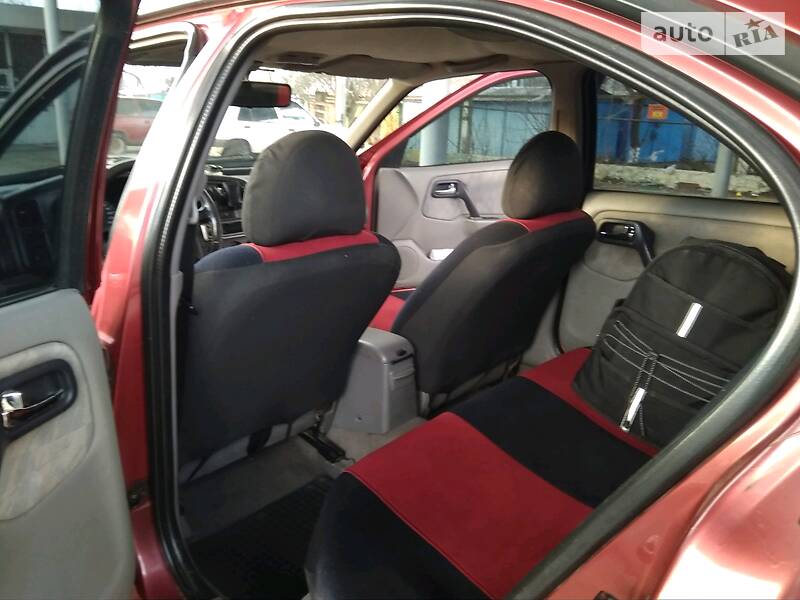 Хетчбек Nissan Primera 2000 в Києві