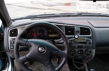 Седан Nissan Primera 2001 в 