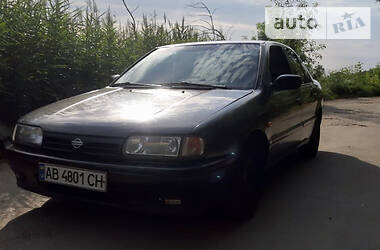 Седан Nissan Primera 1993 в Виннице