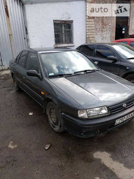 Седан Nissan Primera 1991 в Днепре