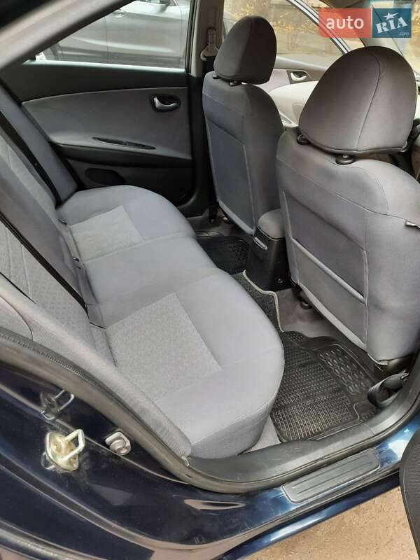 Седан Nissan Primera 2002 в Дніпрі