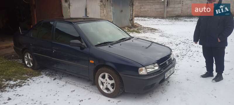 Седан Nissan Primera 1993 в Кривому Розі
