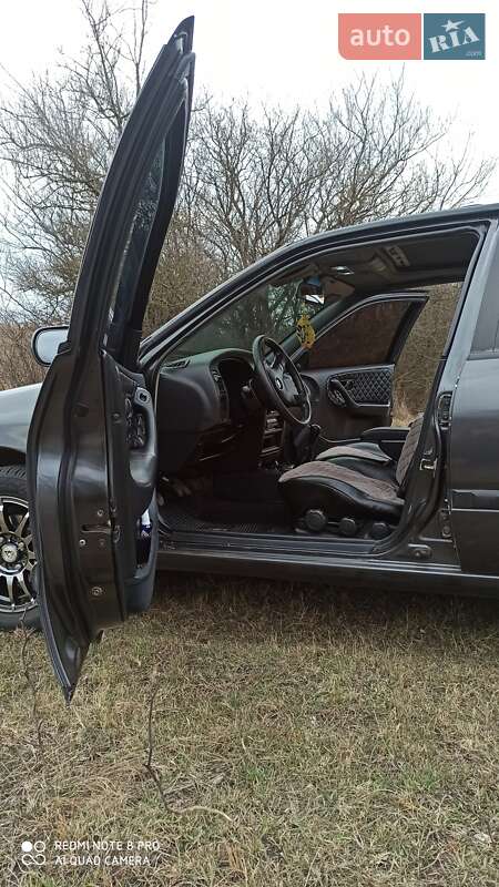 Седан Nissan Primera 1991 в Роздільній