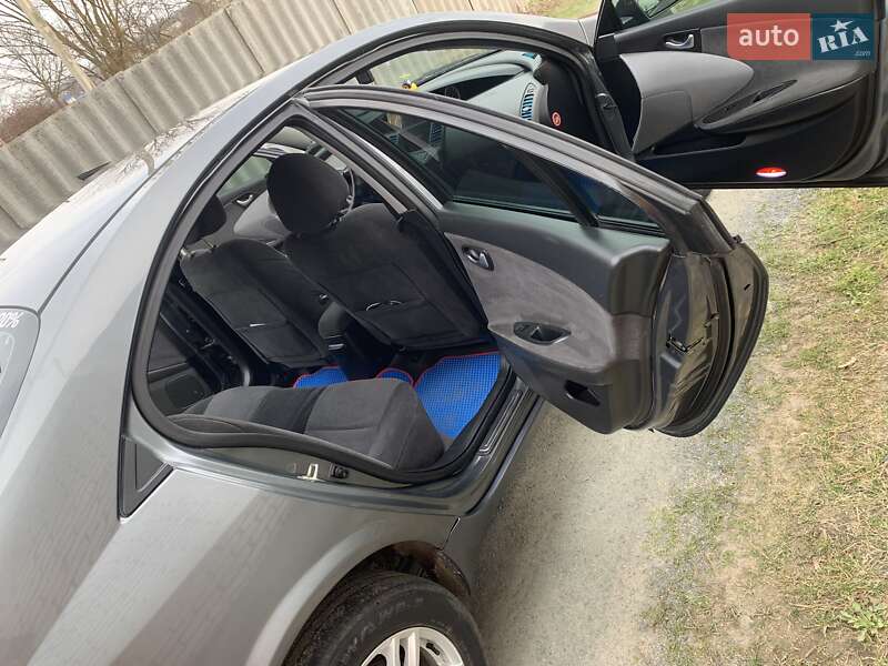 Седан Nissan Primera 2003 в Монастирищеві