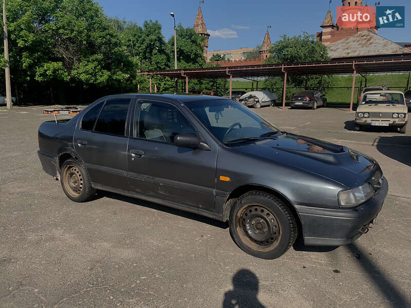 Седан Nissan Primera 1993 в Краматорську