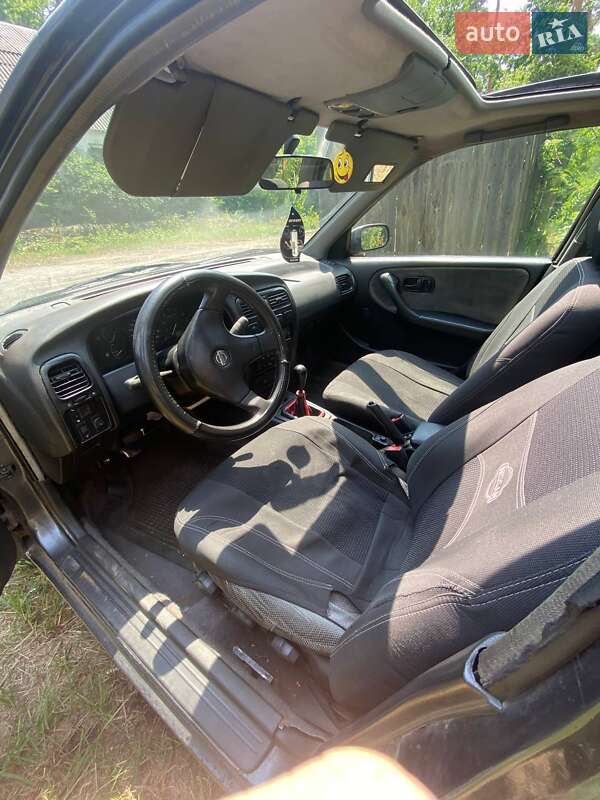 Седан Nissan Primera 1994 в Бородянці
