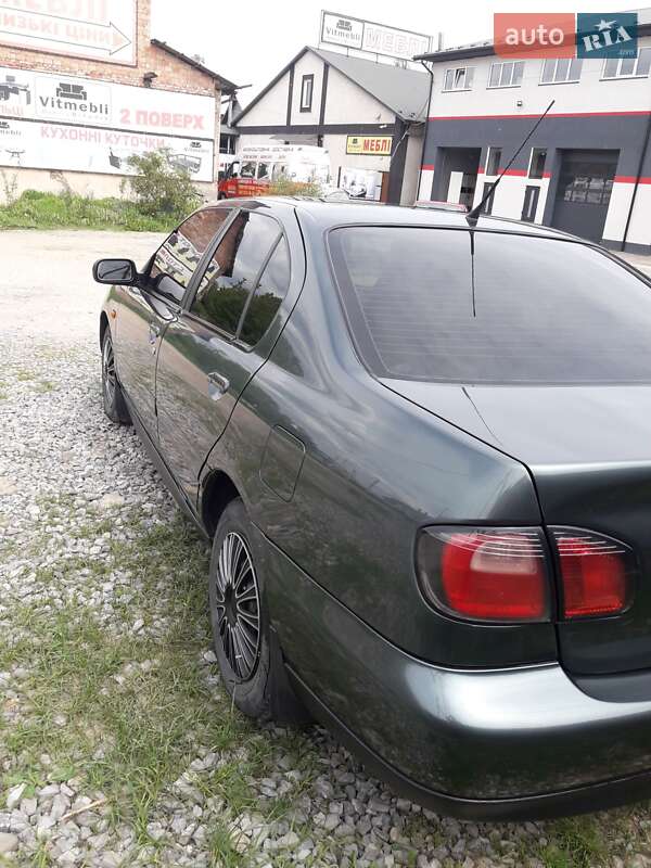 Седан Nissan Primera 1999 в Сторожинці