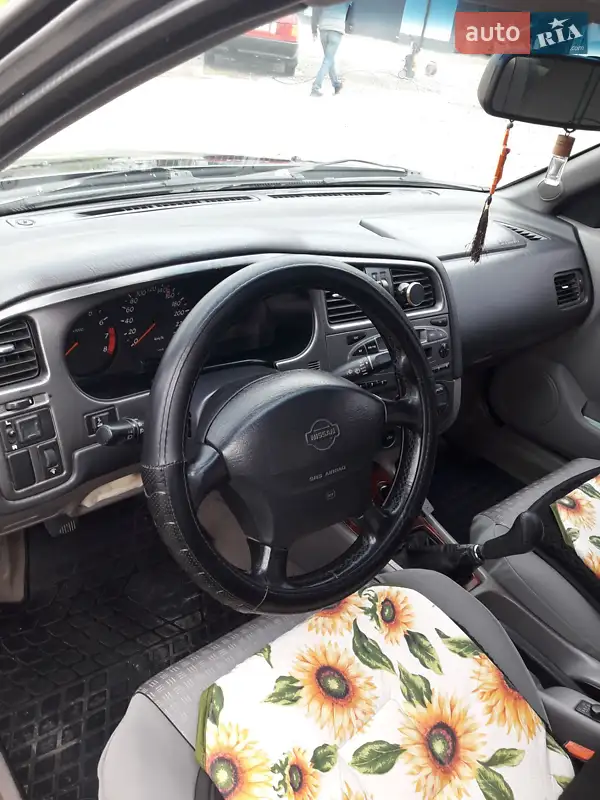 Седан Nissan Primera 1999 в 