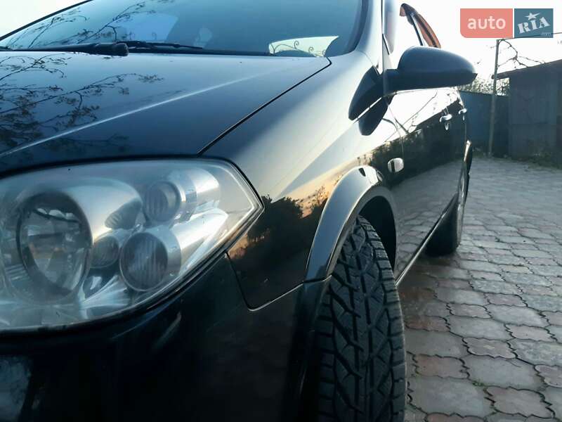 Седан Nissan Primera 2006 в Кельменцях