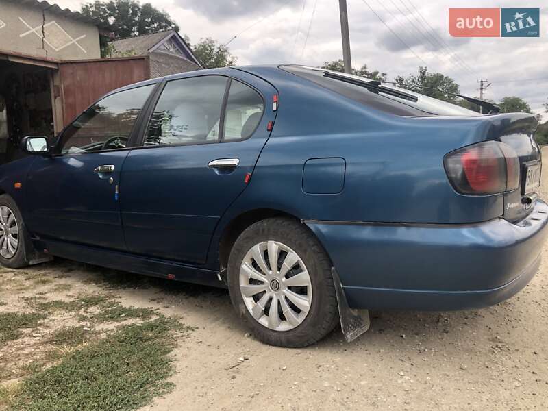 Седан Nissan Primera 2001 в Віньківцях