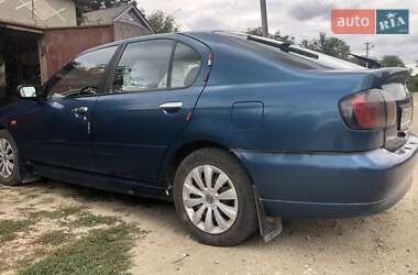 Седан Nissan Primera 2001 в Виньковцах