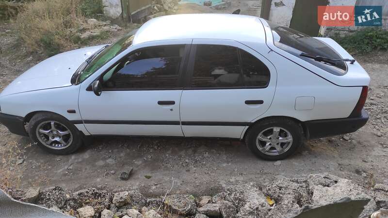 Хетчбек Nissan Primera 1993 в Піщанці