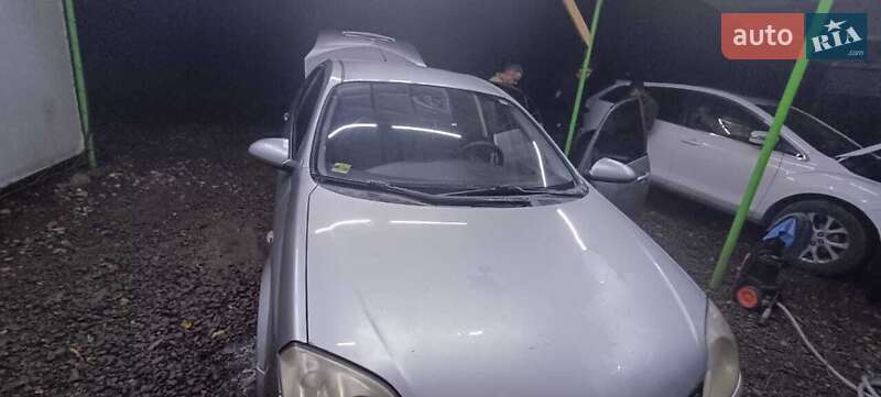 Седан Nissan Primera 2003 в Краматорске