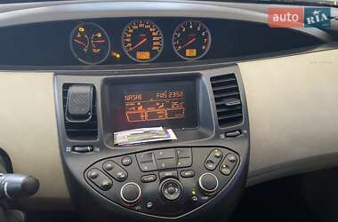 Седан Nissan Primera 2002 в 