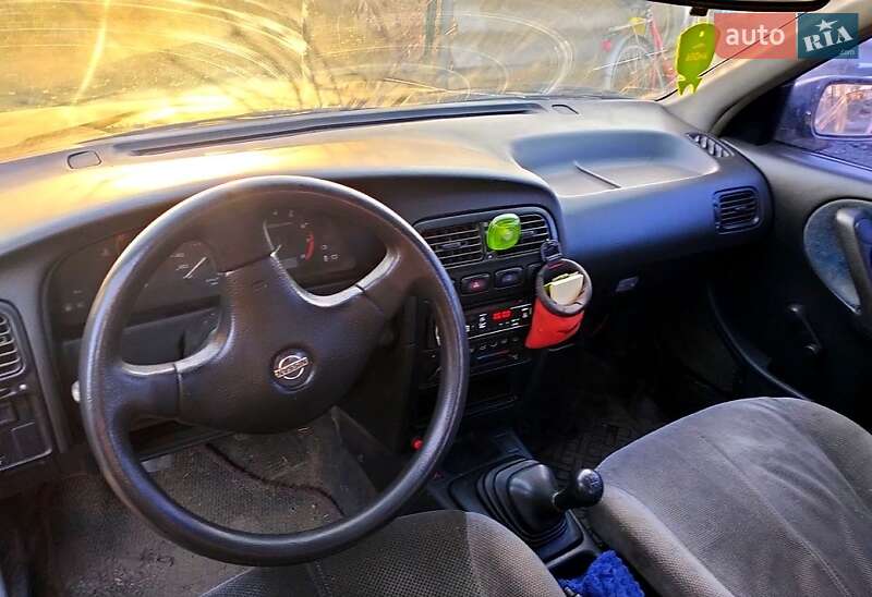 Седан Nissan Primera 1991 в Измаиле