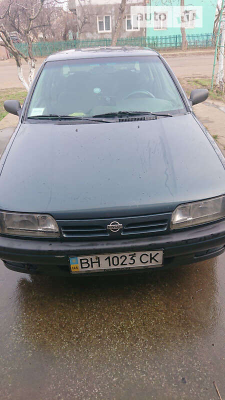 Седан Nissan Primera 1993 в Білгороді-Дністровському